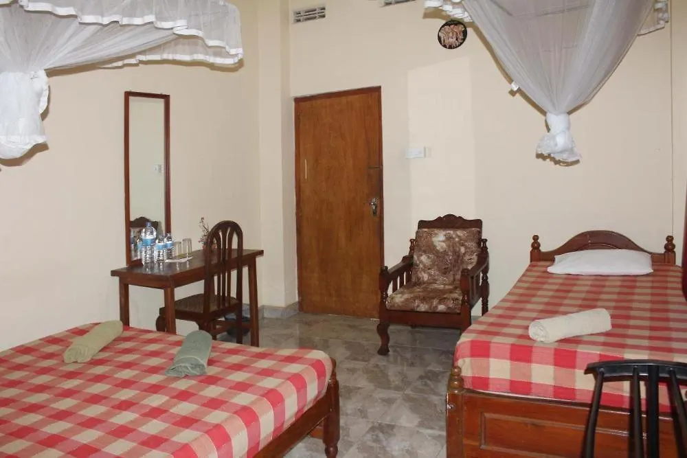 Hotel Anniwatta Rest Kandy