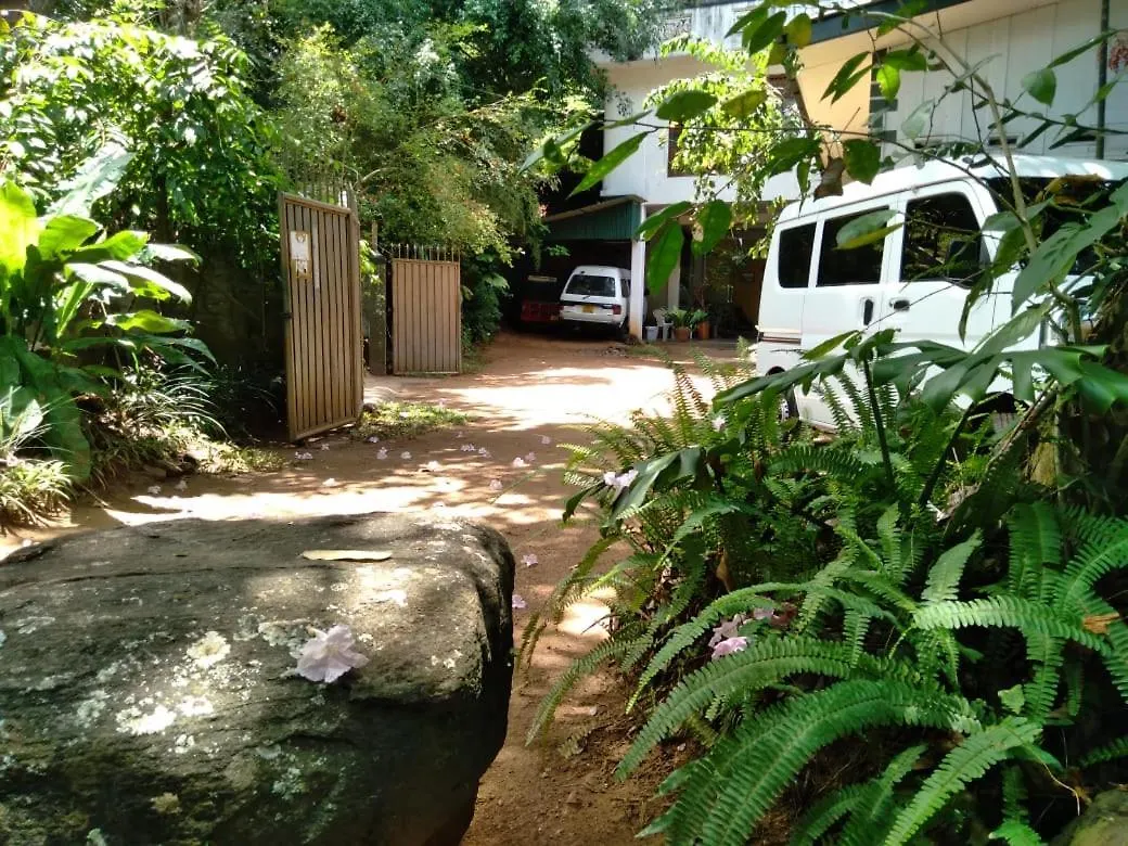Hotel Anniwatta Rest Kandy